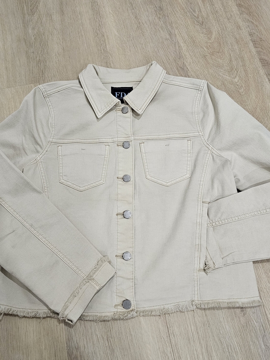 FDJ Cropped Denim Jacket M Beige Frayed Hem Stretch Button Front Casual Chic - Picture 14 of 15